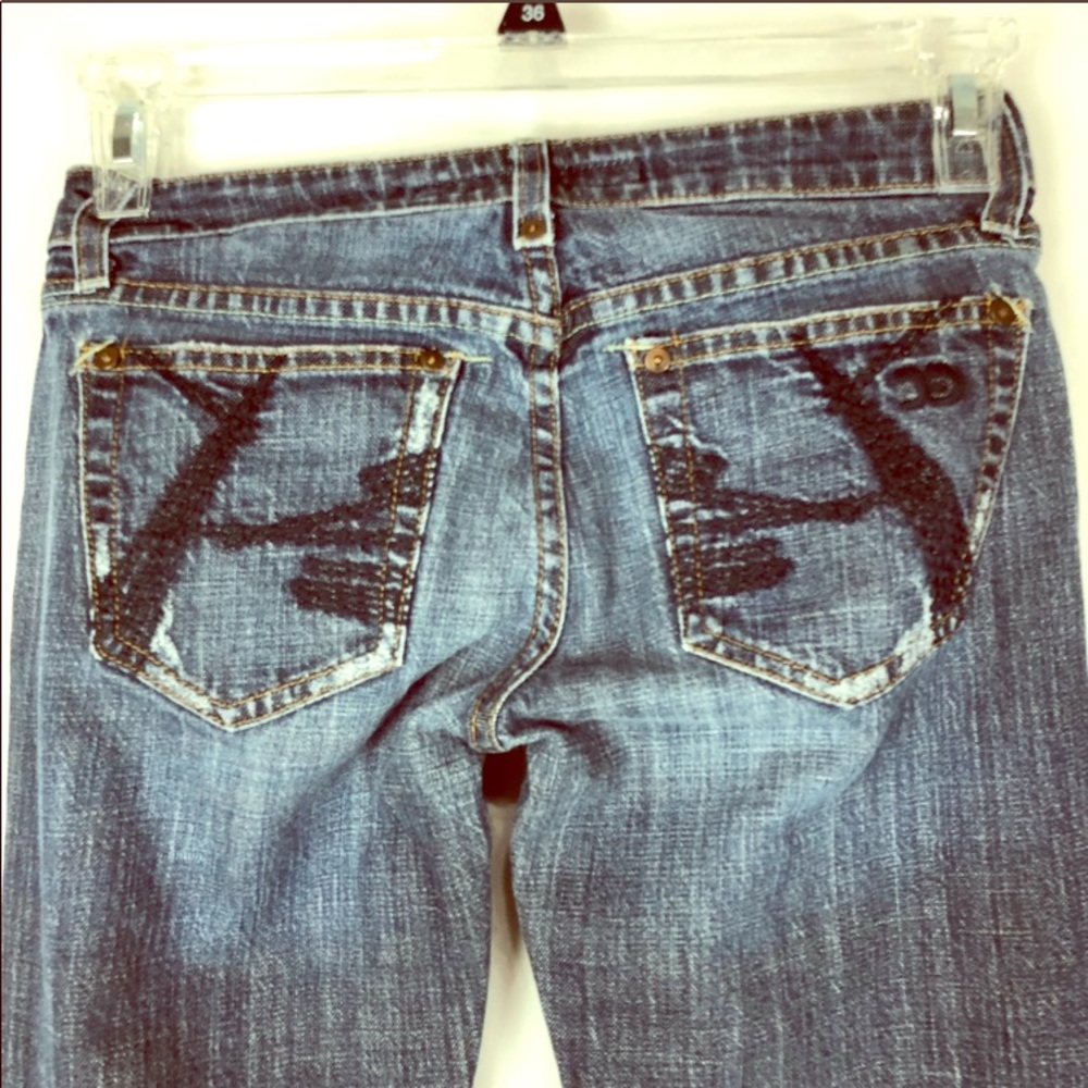 BOGO🔥🔥Joe’s Bootcut Flare Embroidered Distressed
